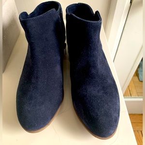 Navy blue Diba bootie excellent condition